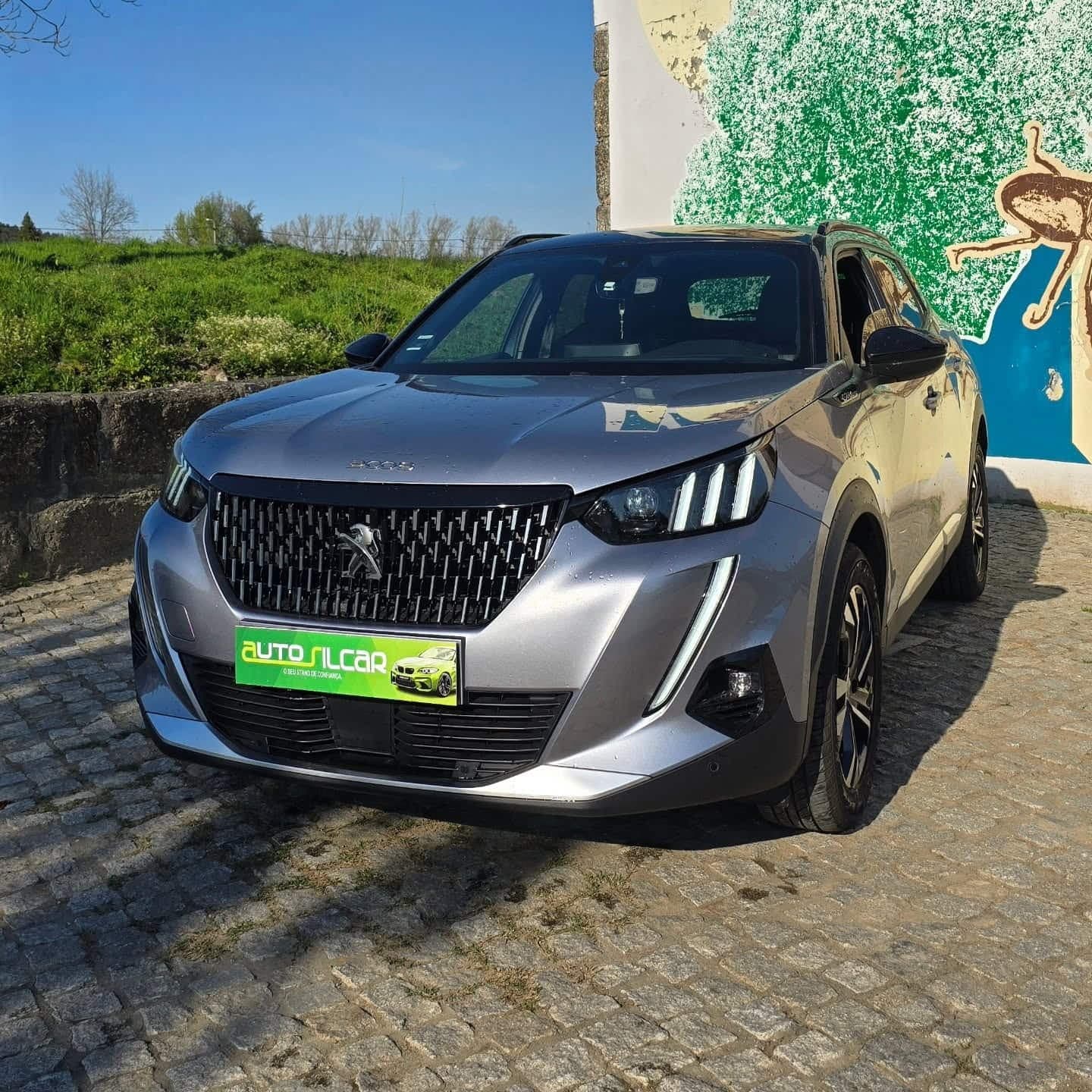 PEUGEOT 2008 usado no stand Guimarães