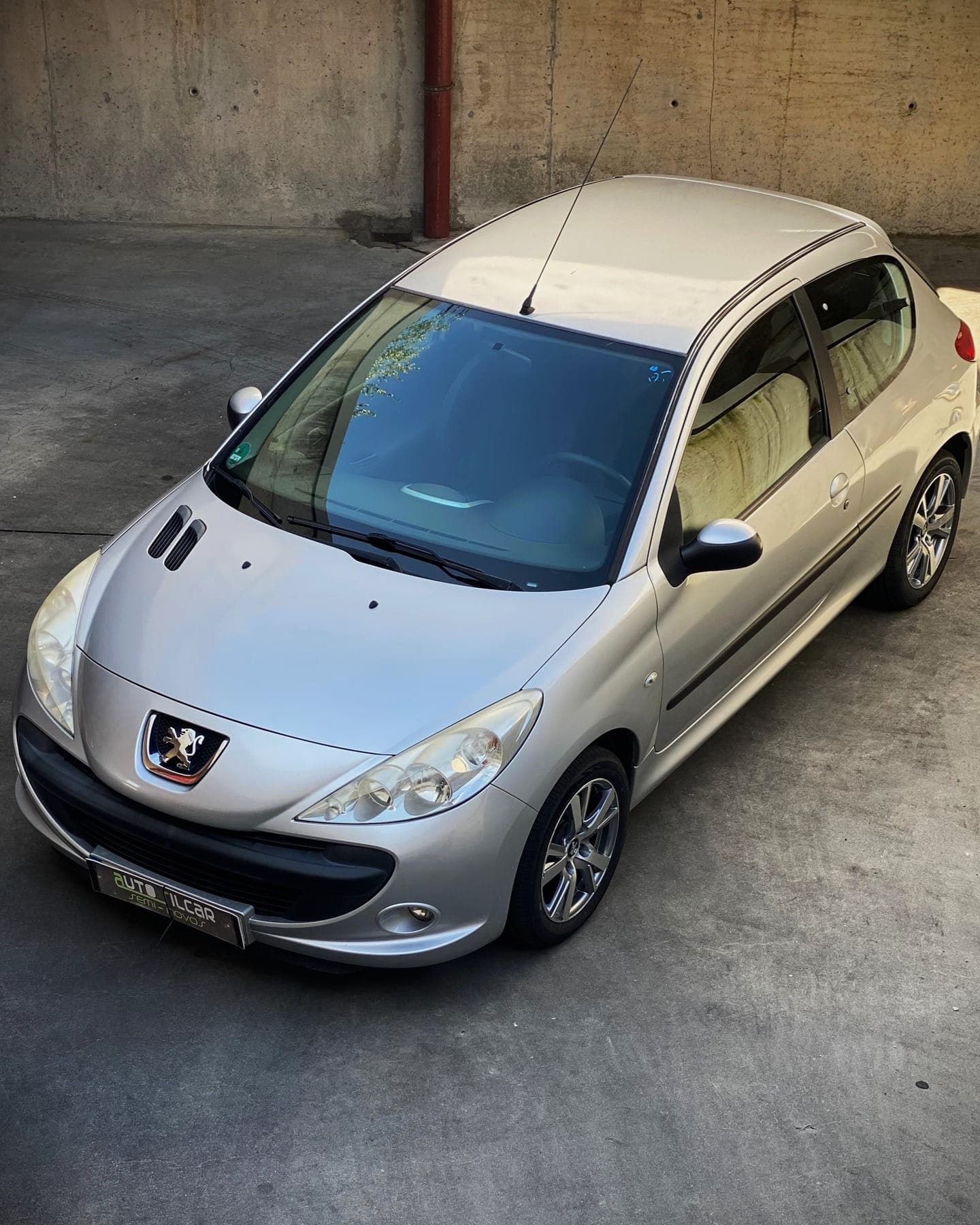 PEUGEOT 206+